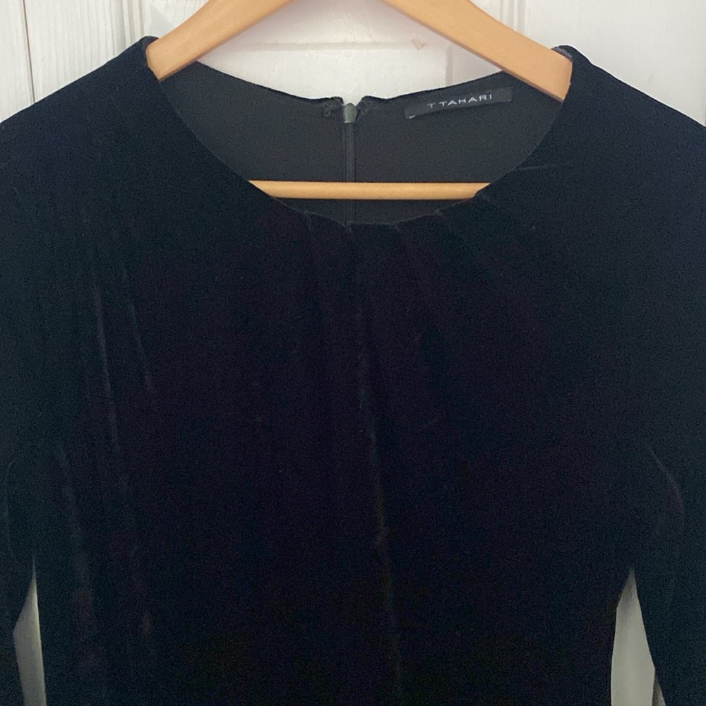 Women’s Black Velvet T-Tahari Dress Sz 8 - Picture 3 of 4